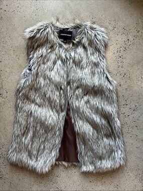 Country Road Silver-Grey Faux Fur Vest